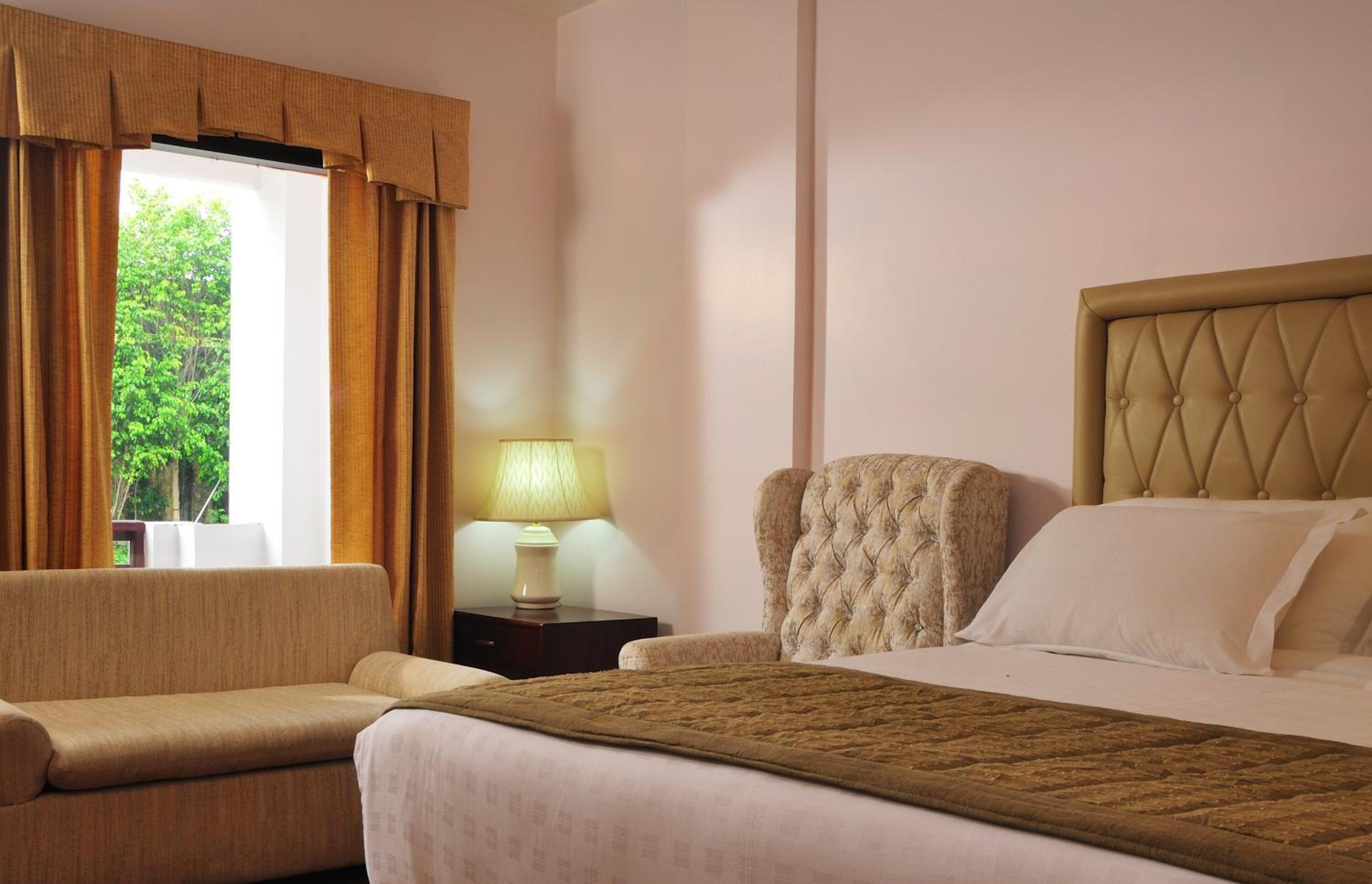 hypo-allergenic bedding, memory-foam beds, in-room safe, desk