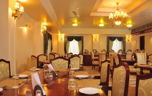 Frukostbuffé varje dag (INR 350 per person)
