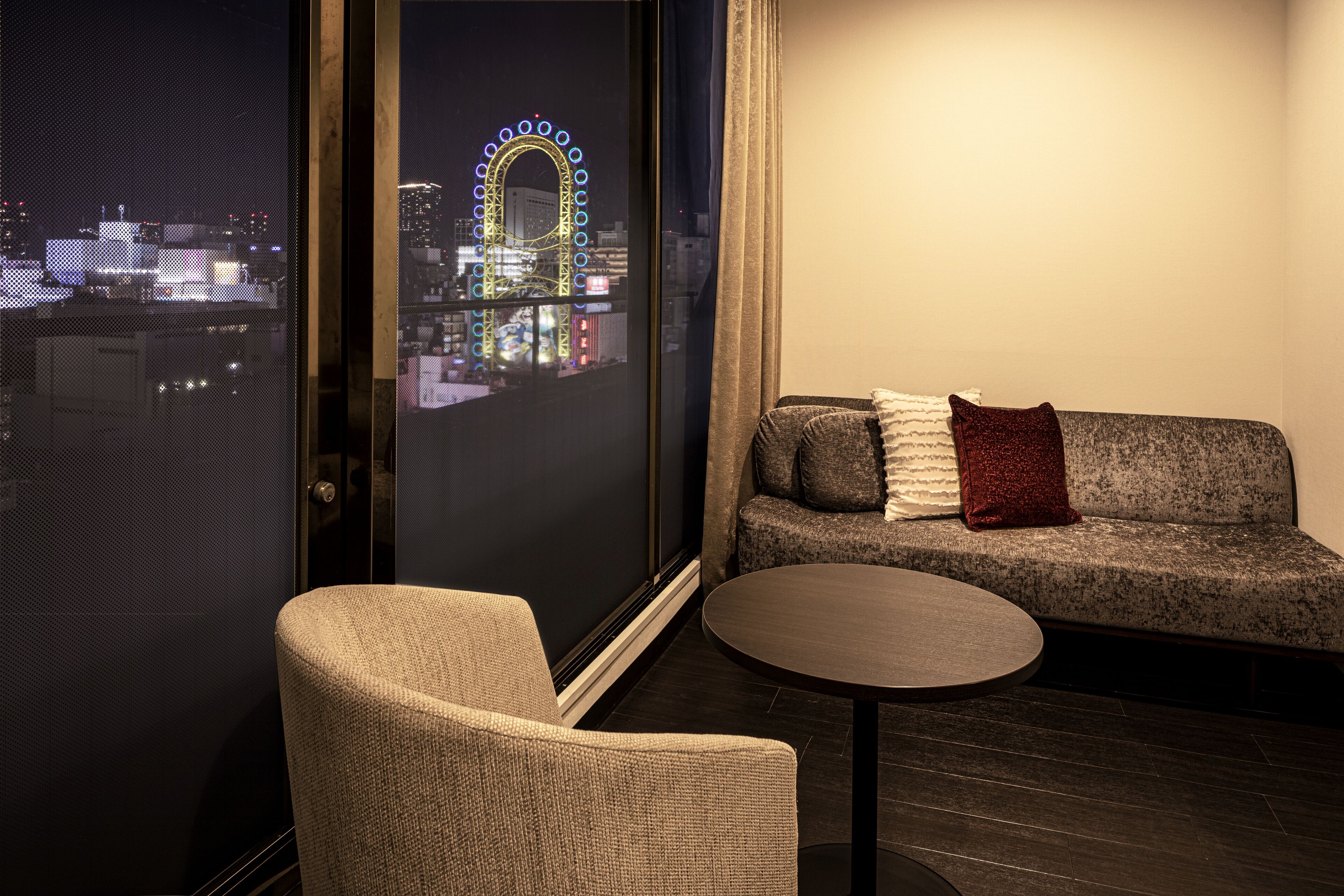 premium quad, non smoking (35 square meters) | 1 bedroom, premium bedding, down duvets, in-room safe