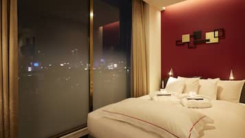 Premium Double, Non Smoking (14 square meters) | Premium bedding, down comforters, in-room safe, desk