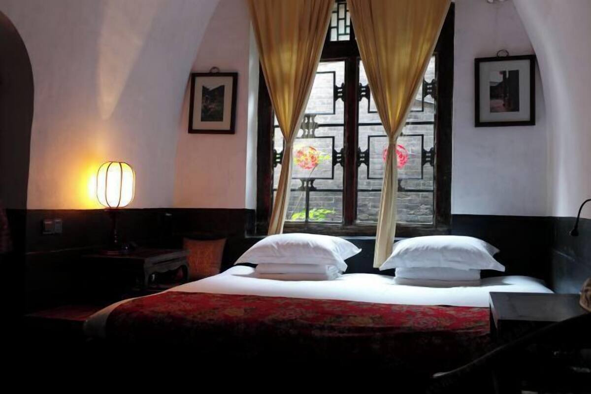 1 bedroom, premium bedding, minibar (free items), desk