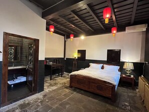 Deluxe Room | 1 bedroom, premium bedding, free minibar, individually decorated - Yide Hotel (Jinzhong)