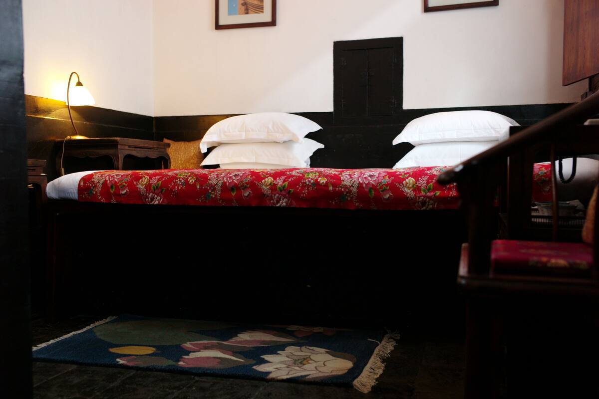 Deluxe Room | 1 bedroom, premium bedding, minibar (free items), desk