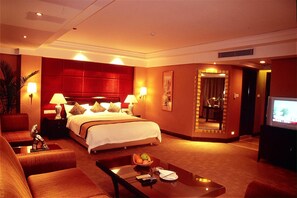 Minibar, Zimmersafe, Wecker