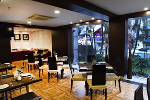 Free daily buffet breakfast