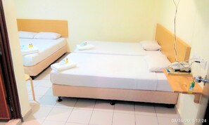 Family Quadruple Room | Iron/ironing board, free WiFi