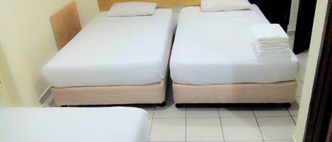 Family Triple Room | Iron/ironing board, free WiFi