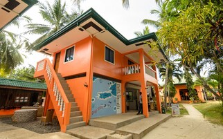 Minibar, caja de seguridad en la habitaciĂłn y decoraciĂłn personalizada