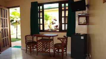 Bungalow | In-room dining