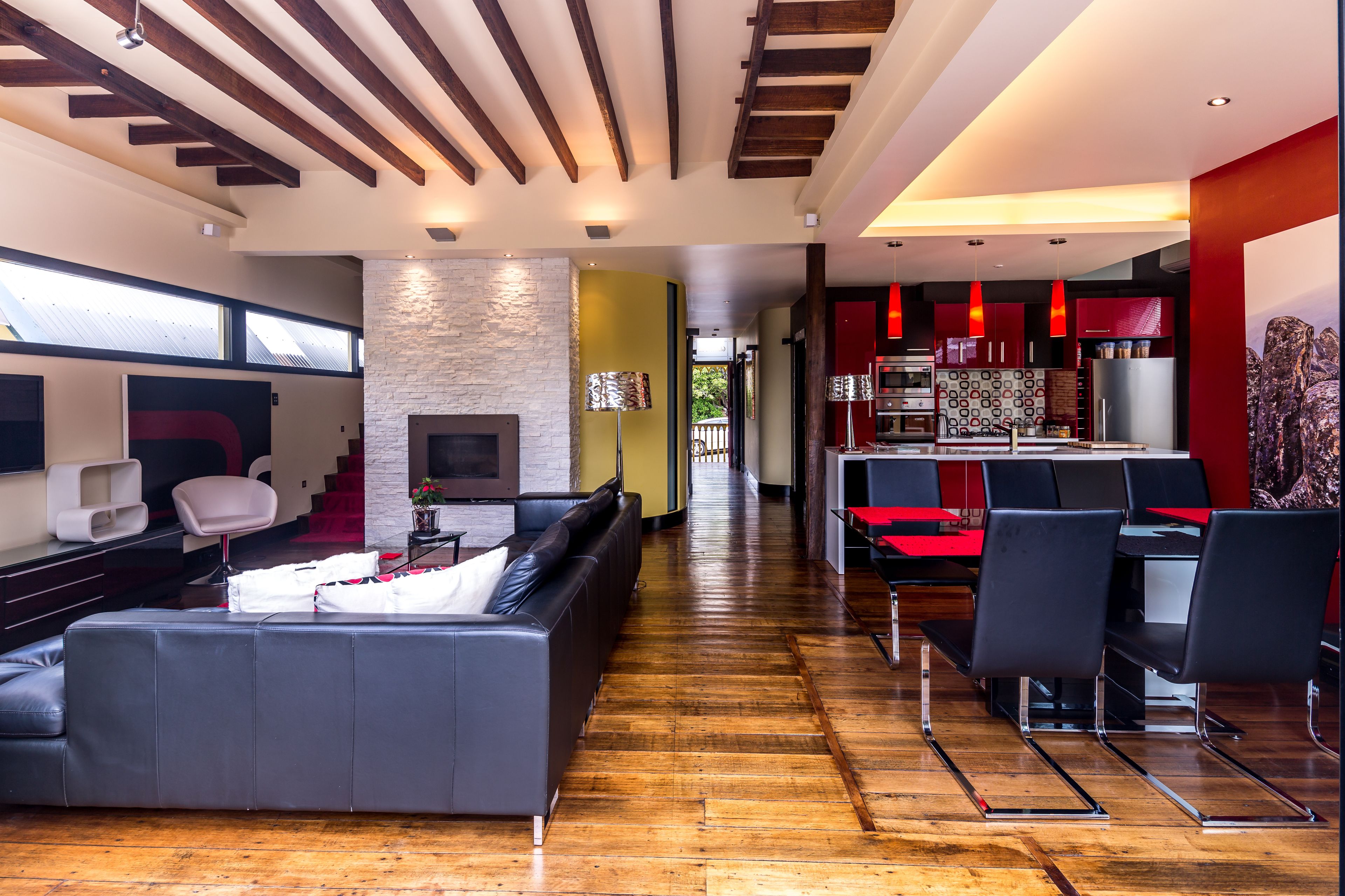 Corinda Contemporary — image 17