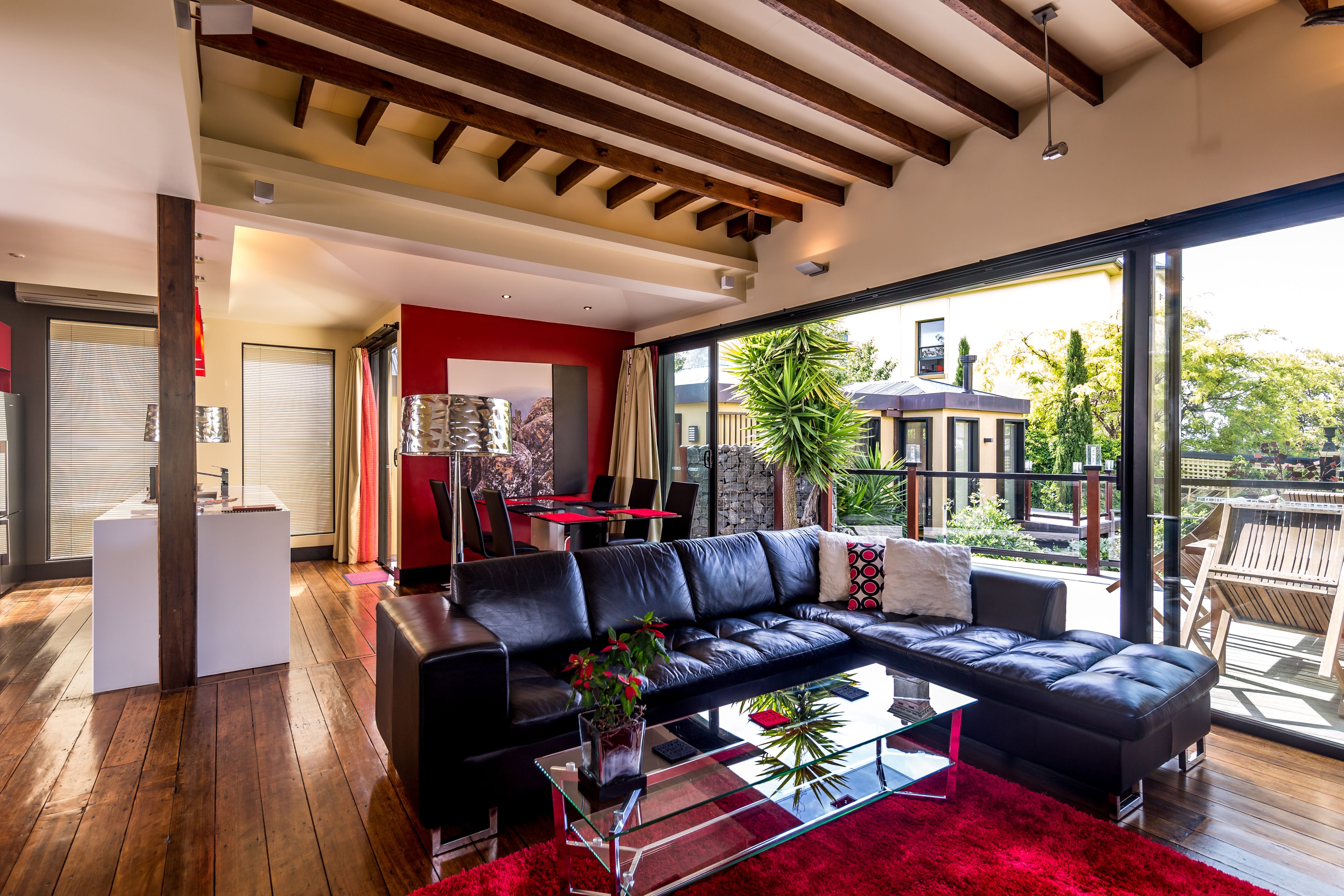 Corinda Contemporary — image 4