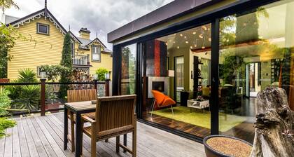 Corinda Contemporary