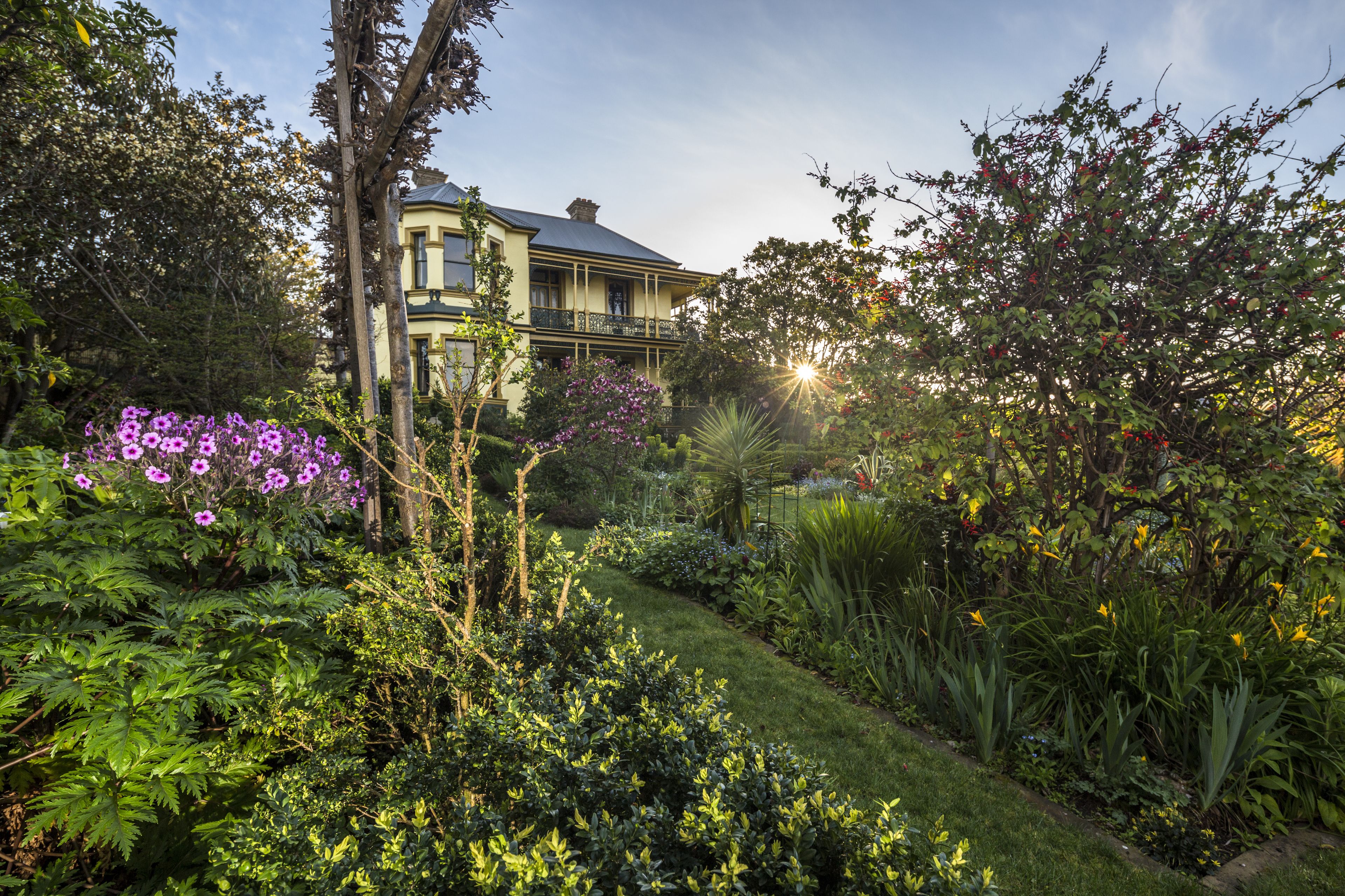 Corinda Contemporary — image 28