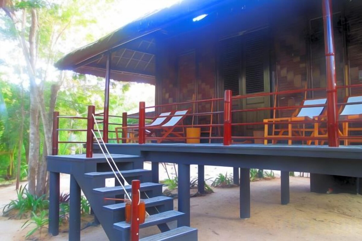 Bungalow with Garden View