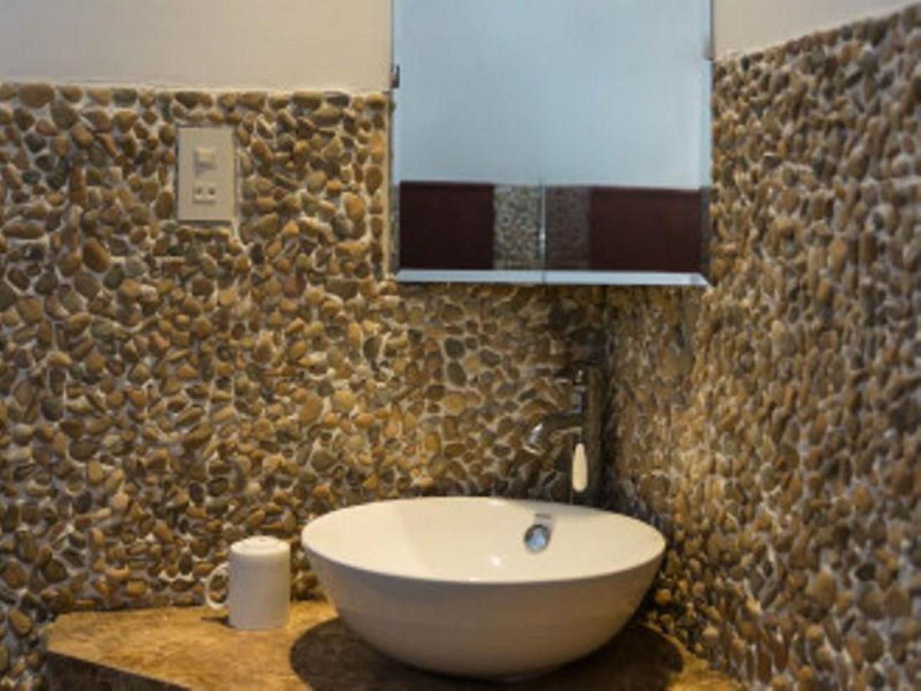 shower, free toiletries, hair dryer, slippers