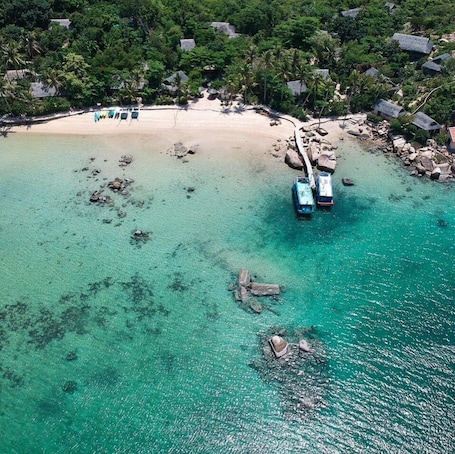 Exterior. Whale Island Resort