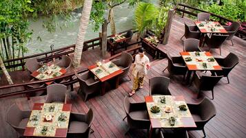 Tempat makan outdoor