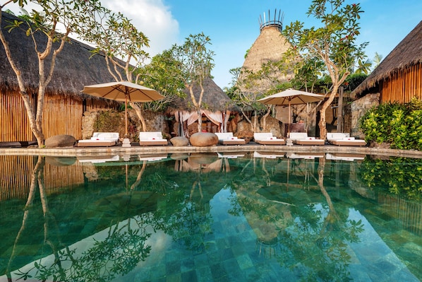 Outdoor pool, pool umbrellas, sun loungers