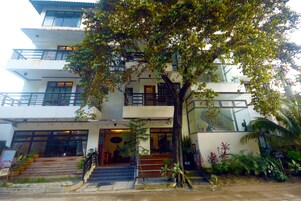 Fachada de la propiedad