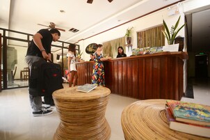 Mostrador para check-in y check-out