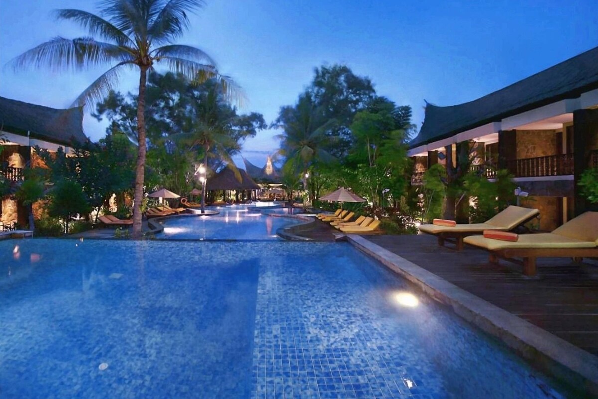 Pool | Outdoor pool, pool umbrellas, pool loungers