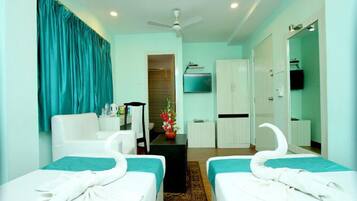 Super Deluxe Room | 1 bedroom, in-room safe, desk, blackout curtains