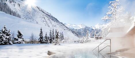 Couples treatment room(s), Turkish bath/hammam, body treatments