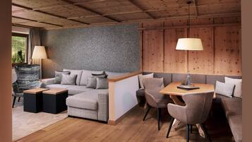 Artículos de tocador gratuitos, secador de pelo, batas, pantuflas