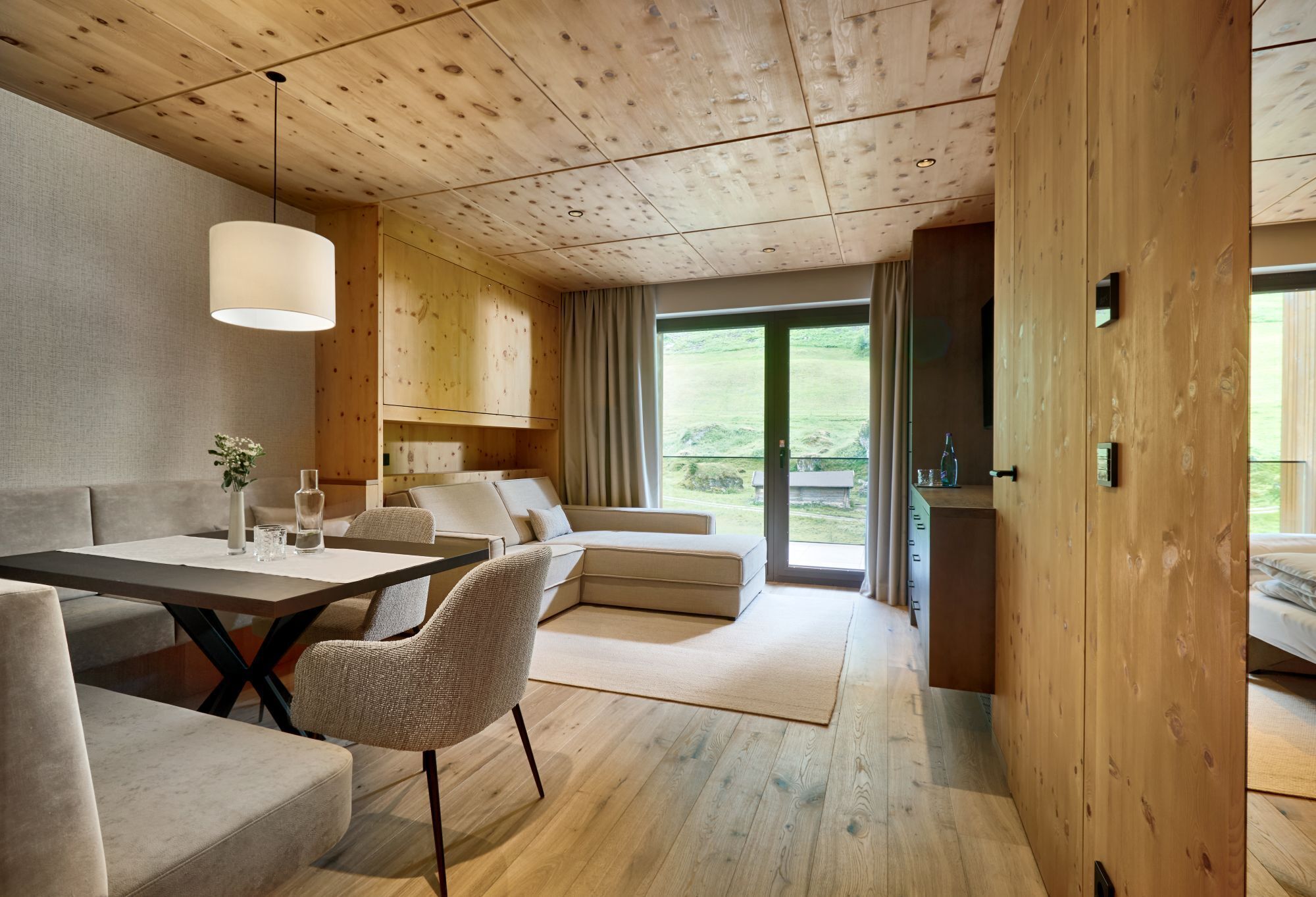 Suite, 1 Bedroom, Mountain View | Hypo-allergenic bedding available, in-room safe, desk, soundproofing