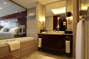 Cribs/infant beds, alarm clocks