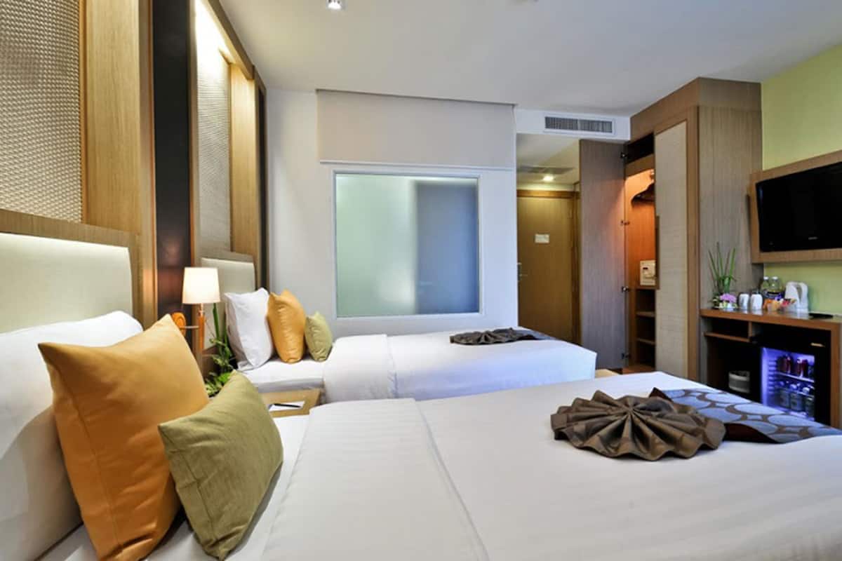 Minibar, in-room safe, individually furnished, desk