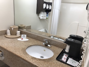 Habitació estàndard, 1 llit de matrimoni gran | Lavabo