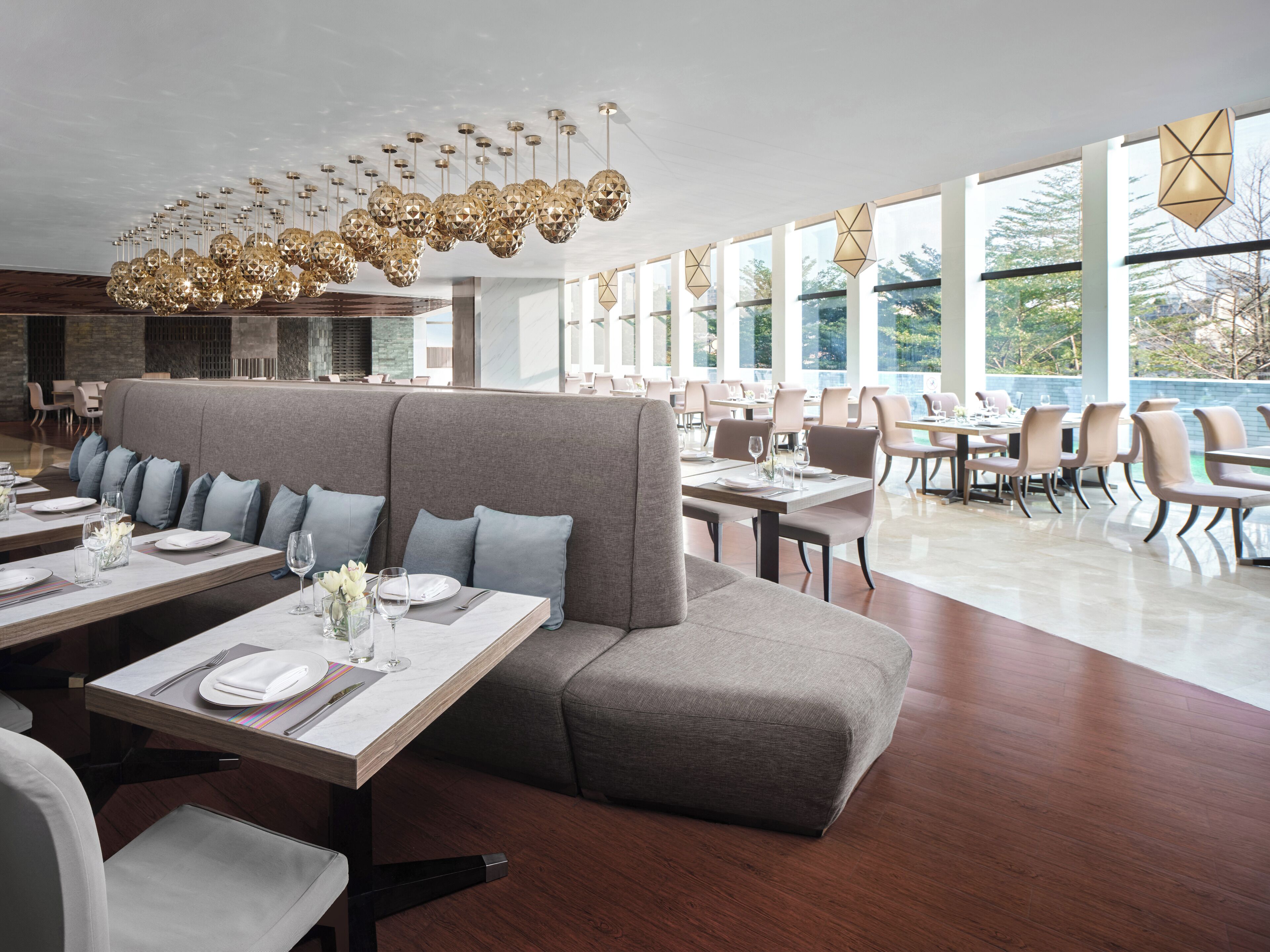 daily buffet breakfast for a fee