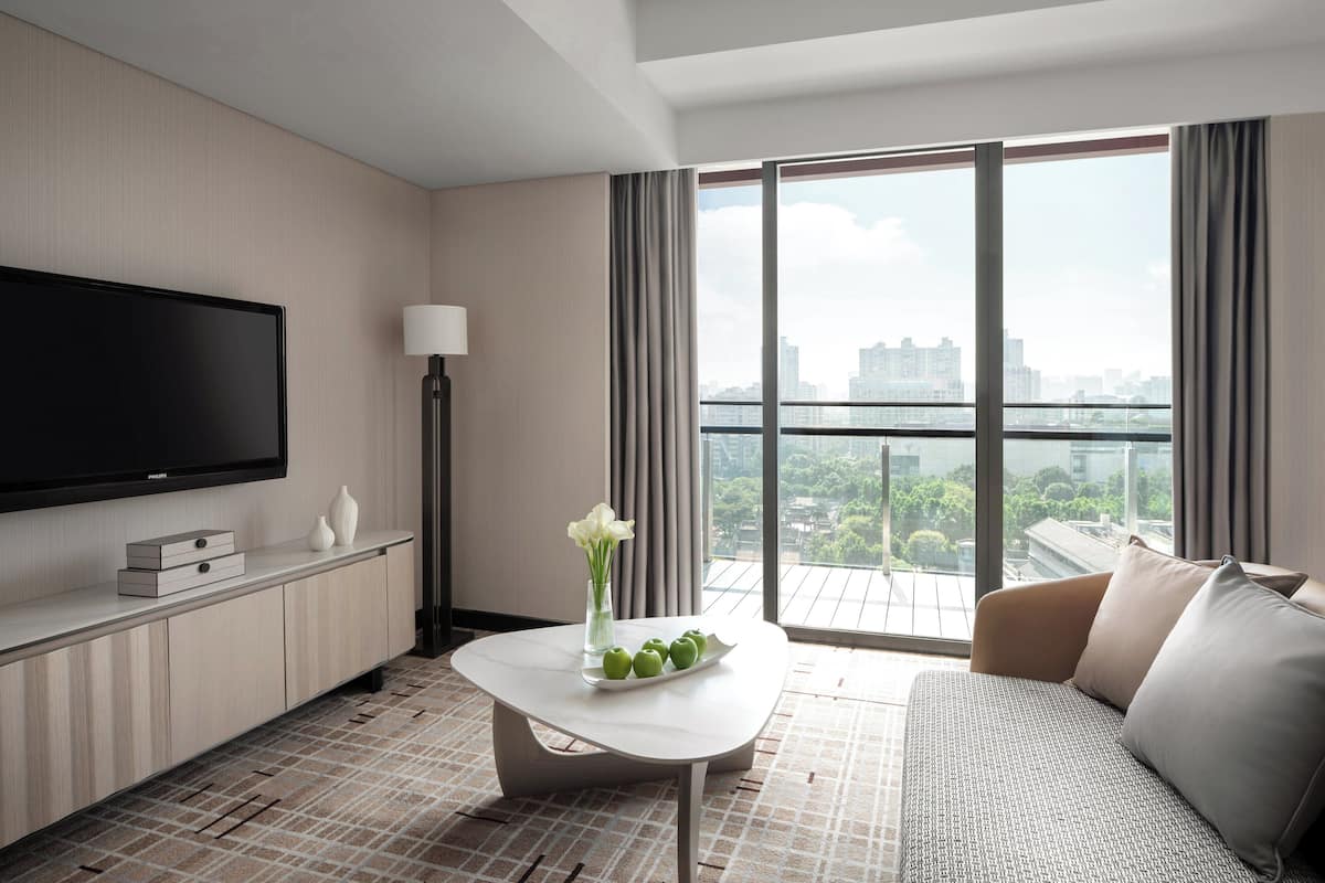 Club Executive Deluxe King | Vardagsrum | LCD-tv och en iPod-dockningsstation