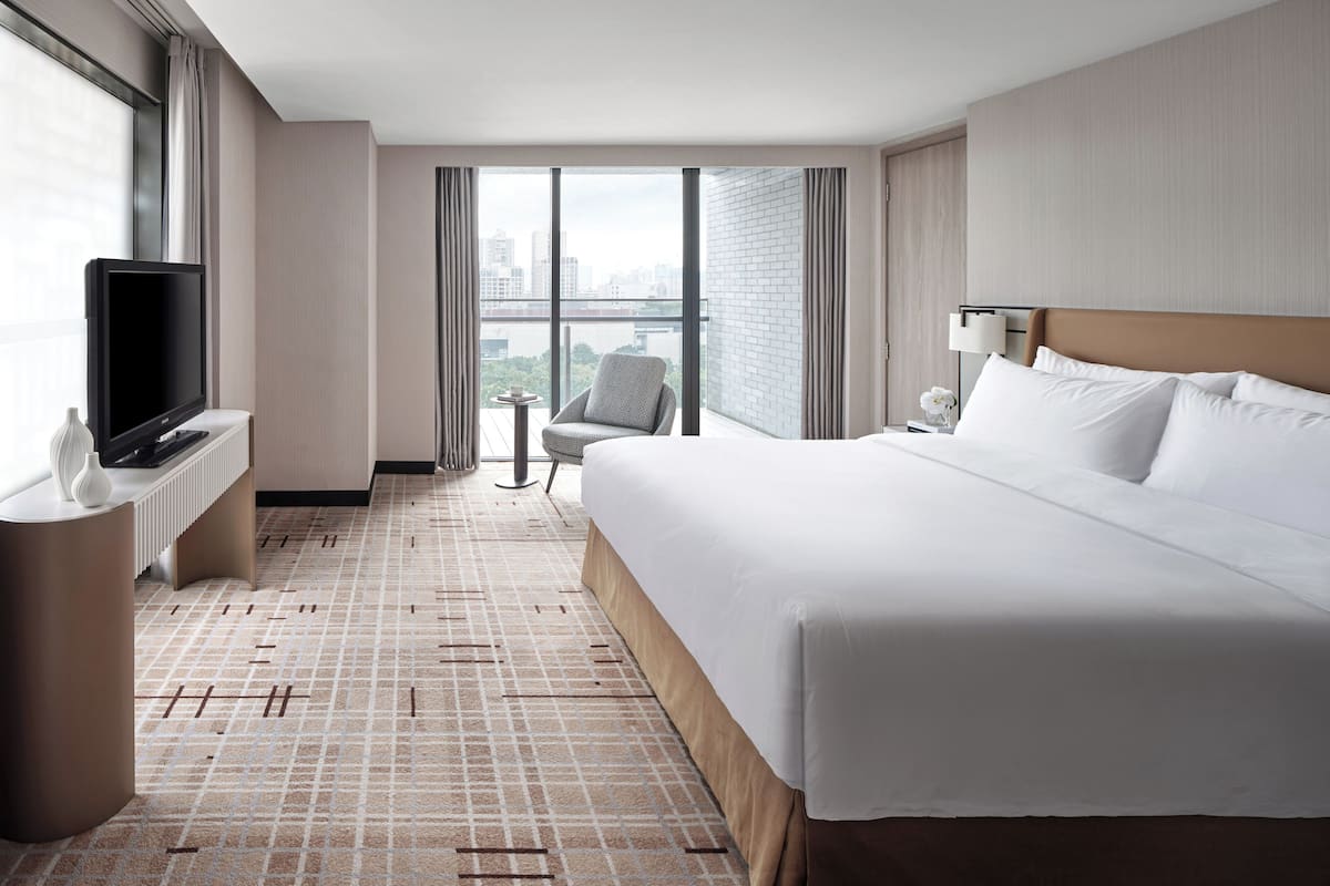Club Premier Suite King | 1 bedroom, premium bedding, down duvets, in-room safe