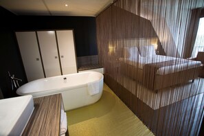 Suite, 1 cama matrimonial, para no fumadores, tina | Sábanas de algodón egipcio y ropa de cama de alta calidad 