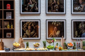 Daily buffet breakfast (EUR 18.50 per person) - City Hotel Gouda - World Hotels Crafted Collections (Gouda)