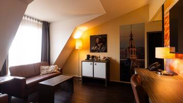 Egyptian cotton sheets, premium bedding, in-room safe