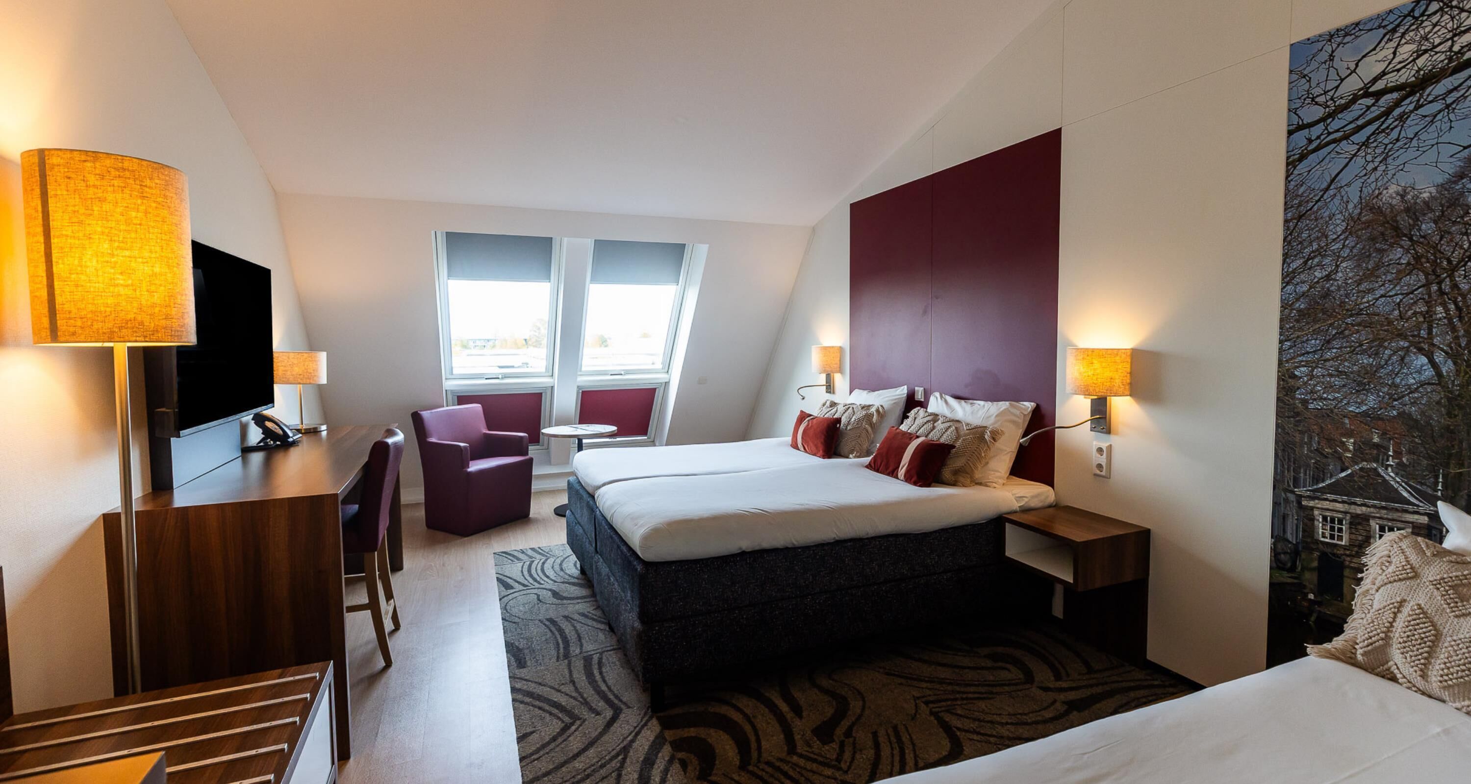 Egyptian cotton sheets, premium bedding, in-room safe