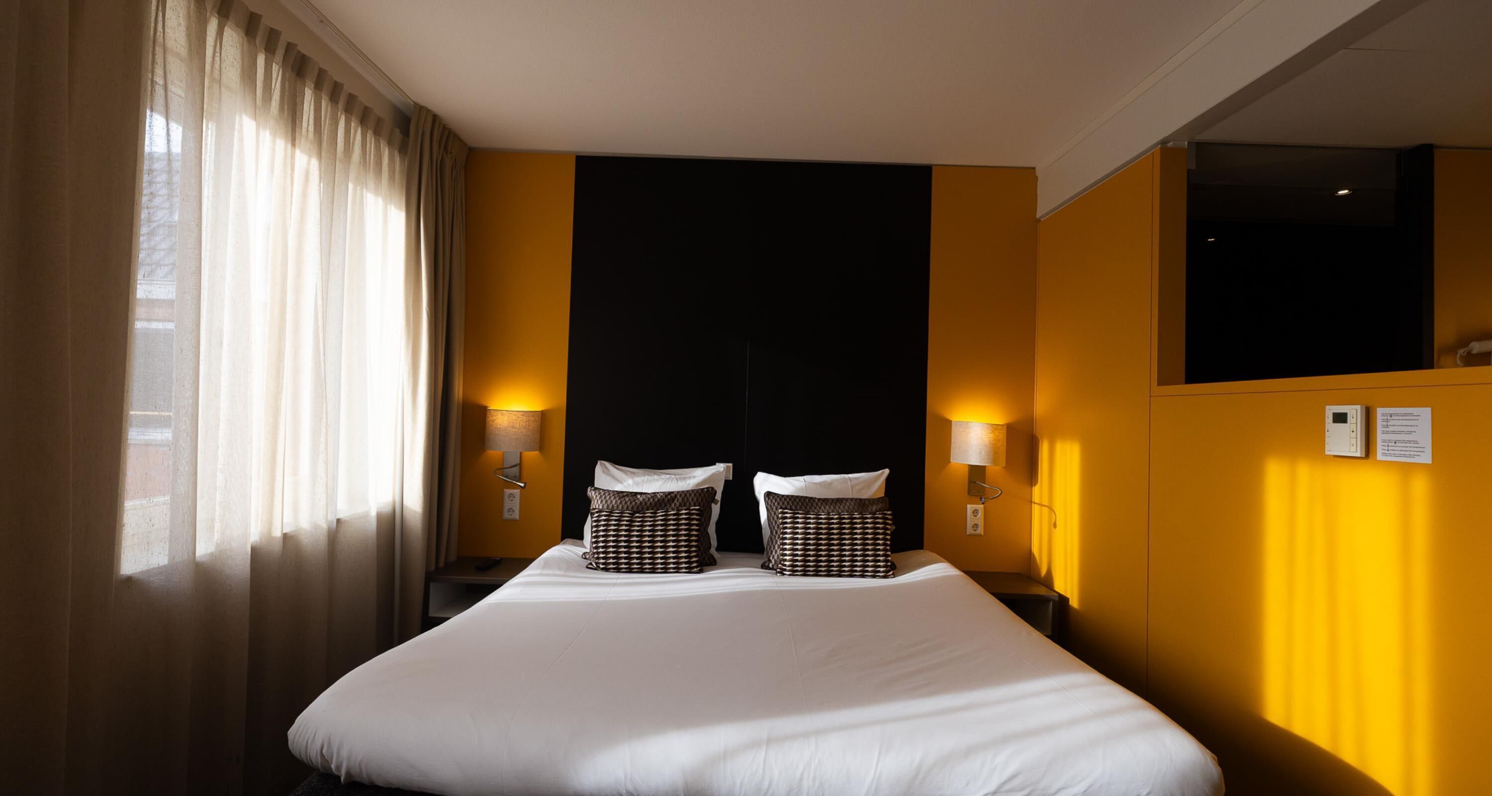 Comfort Room, 2 Twin Beds, Non Smoking | Egyptian cotton sheets, premium bedding, in-room safe