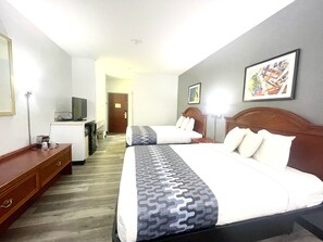 Standard Room, 2 Queen Beds | Desk, iron/ironing board, cots/infant beds, free WiFi - Grand Vista Hotel and Suites (Vonore)