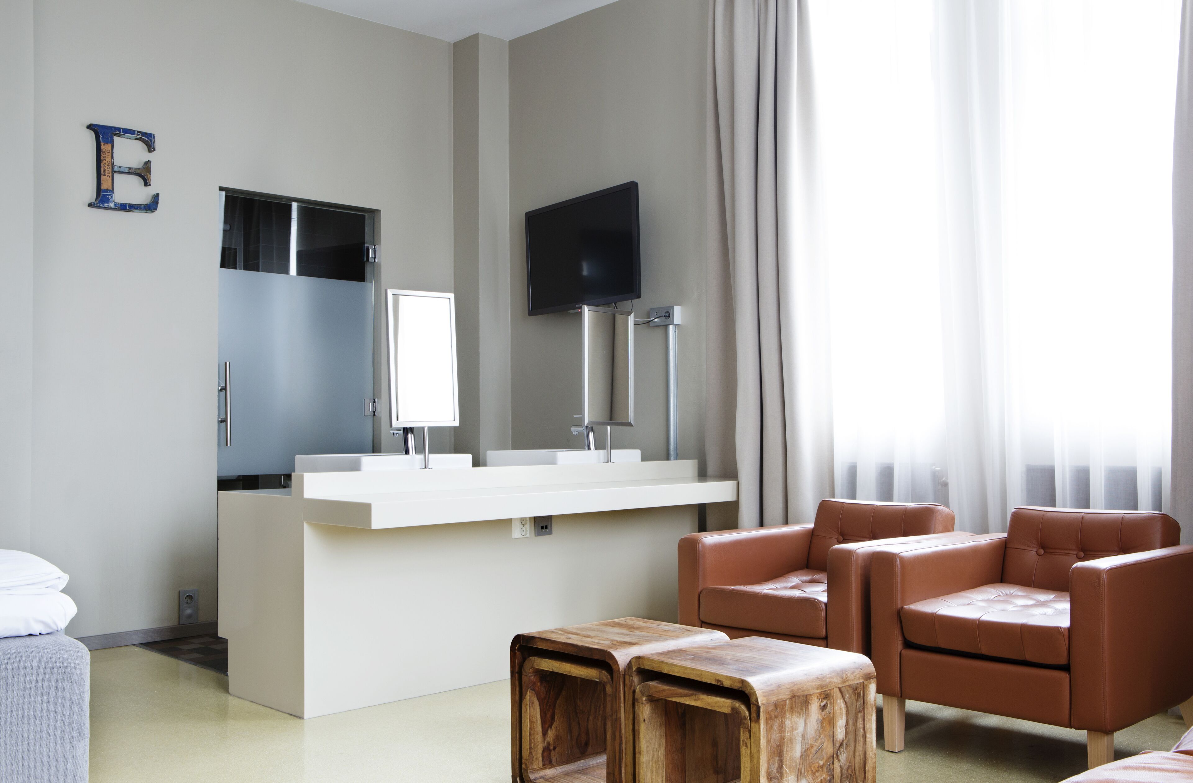 Suite, 1 dobbeltseng, ikke-røyk | Individuelt dekorert, individuelt innredet og blendingsgardiner