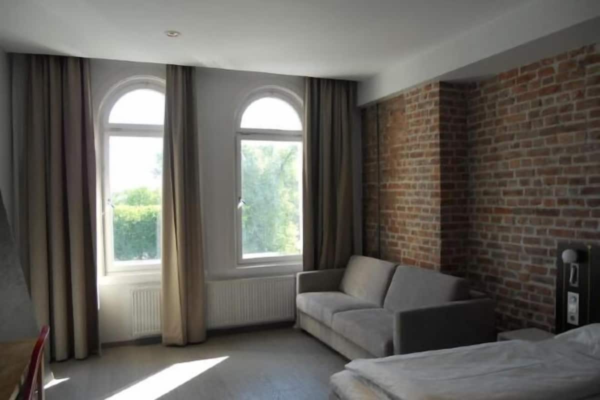 Living area | Flat-screen TV