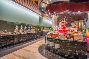 Aamiainen, lounas ja illallinen