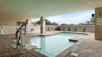 Outdoor pool, sun loungers