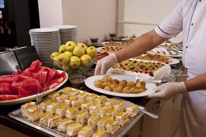 Se sirven desayunos, almuerzos y cenas