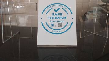 Certificado de turismo seguro para o Hotel Remi.