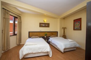 Deluxe Double Room | In-room safe, individually furnished, desk, free WiFi - Hotel Northfield (Kathmandu)