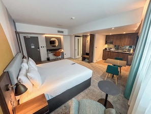 Suite, 1 King Bed, Kitchenette | Hypo-allergenic bedding, in-room safe, desk, laptop workspace - Holiday Inn London - Whitechapel by IHG (London)