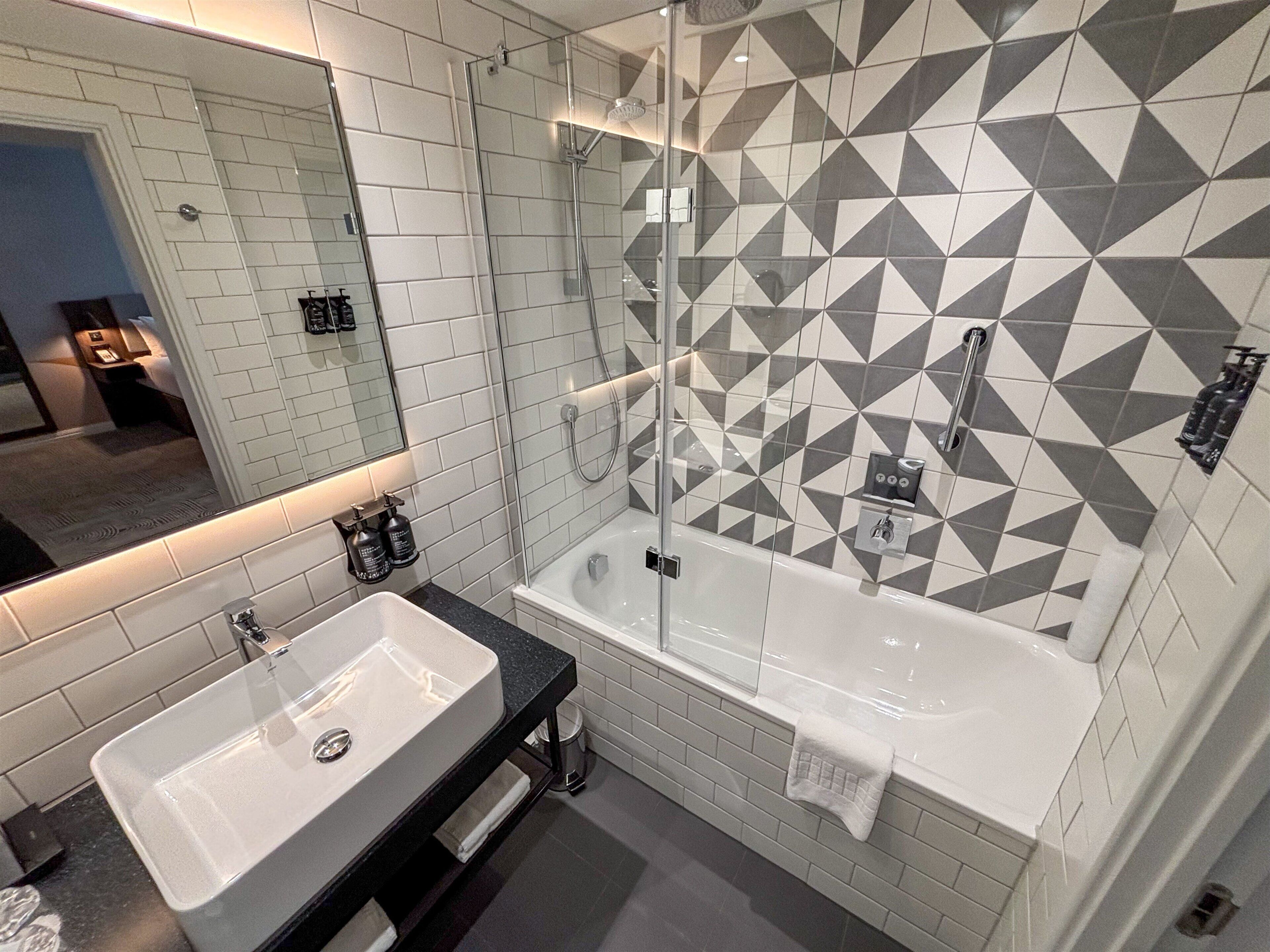 Photo - Holiday Inn London   Whitechapel, An Ihg